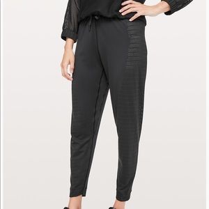 Breeze by Jogger 27” - lululemon